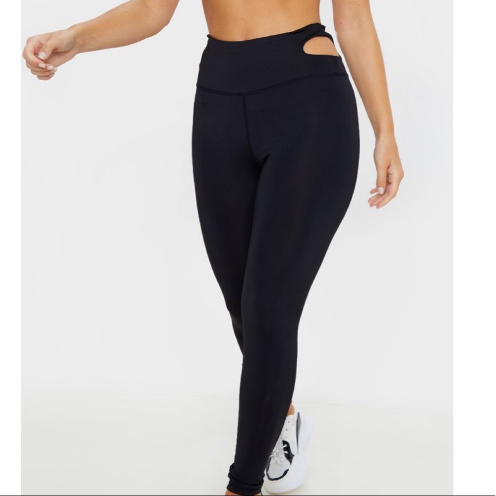 PRETTYLITTLETHING cutout gym leggings